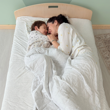 Load image into Gallery viewer, CHERRY TWIN - Montessori Floor Bed with Shelves