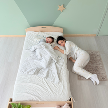Load image into Gallery viewer, CHERRY TWIN - Montessori Floor Bed with Shelves